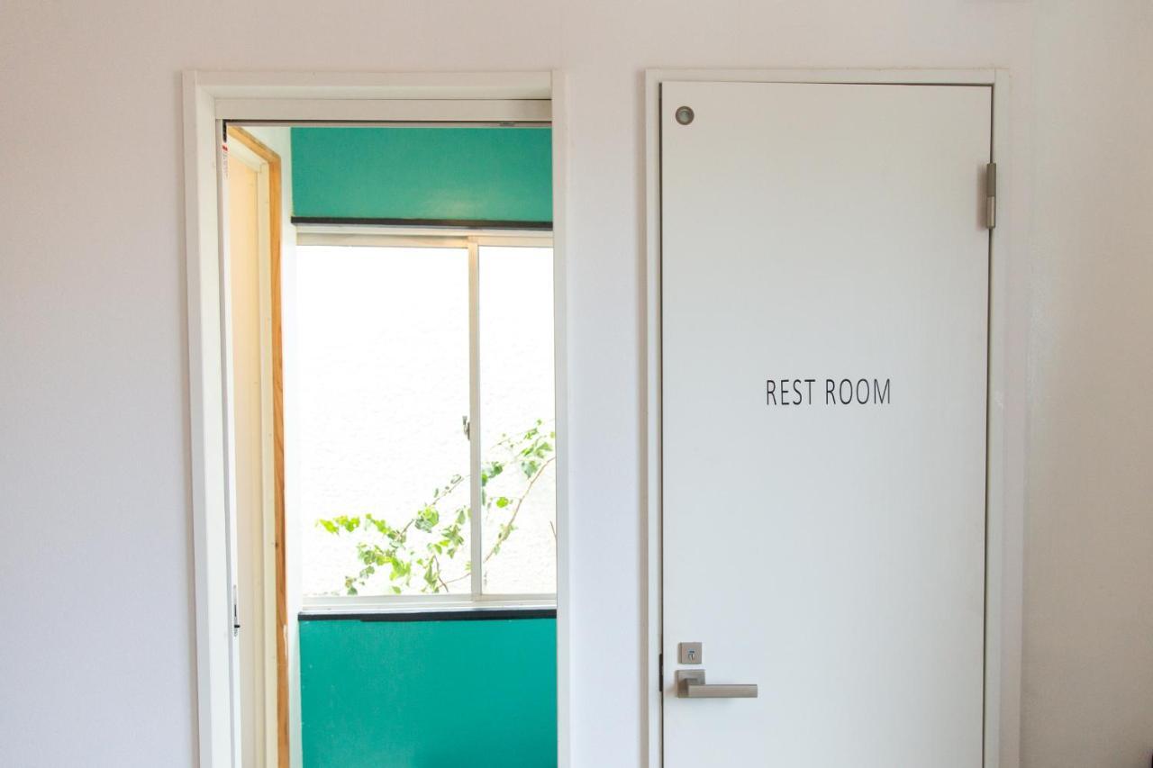 יורון Meedafu'S Yui Hostel And Coffee מראה חיצוני תמונה