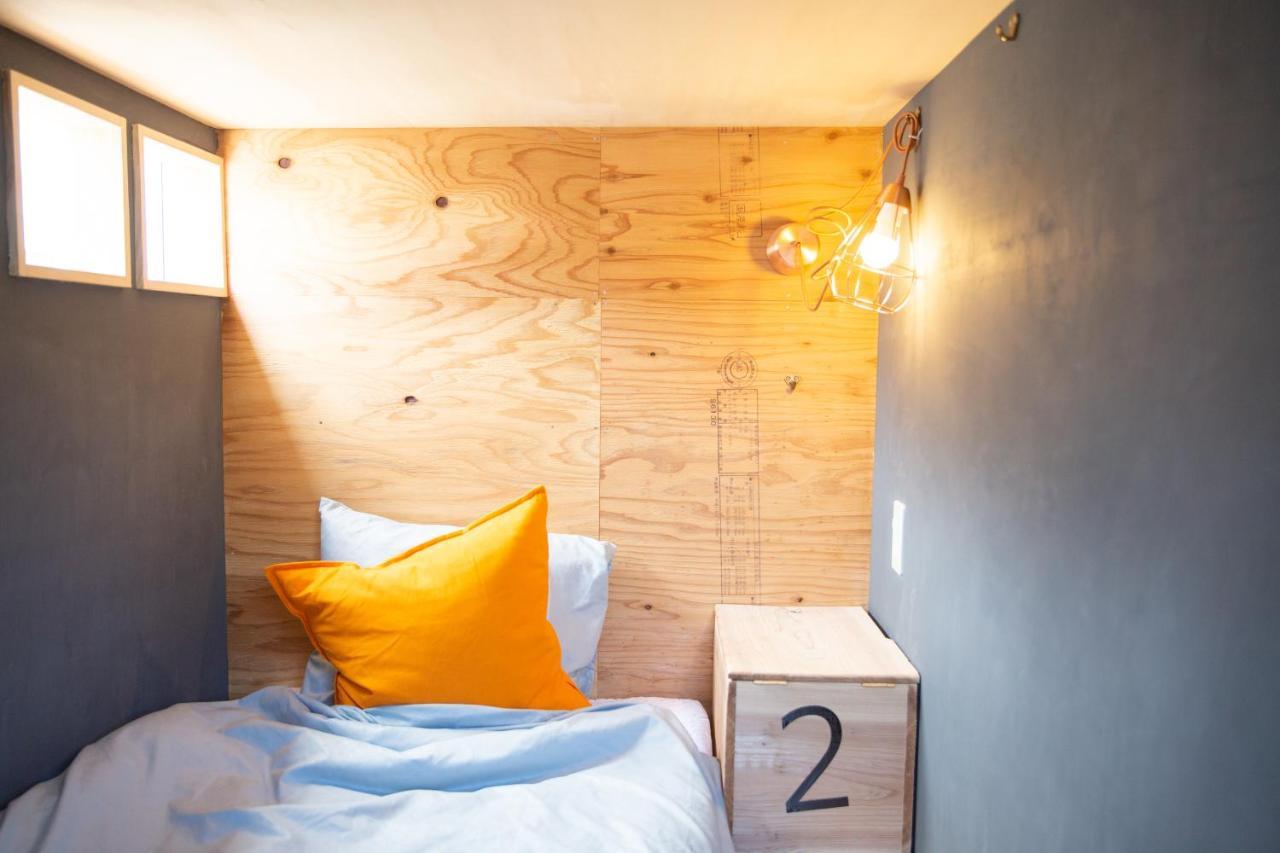יורון Meedafu'S Yui Hostel And Coffee מראה חיצוני תמונה