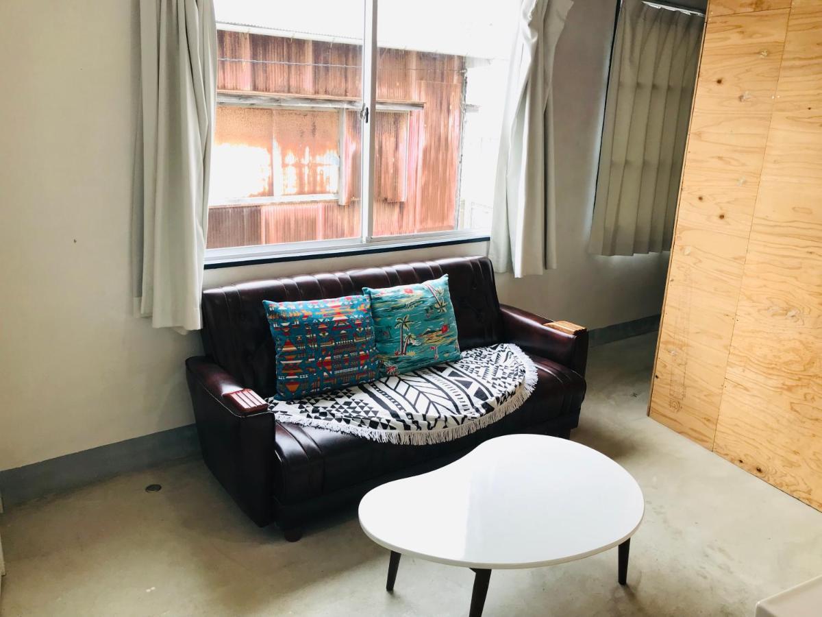 יורון Meedafu'S Yui Hostel And Coffee מראה חיצוני תמונה